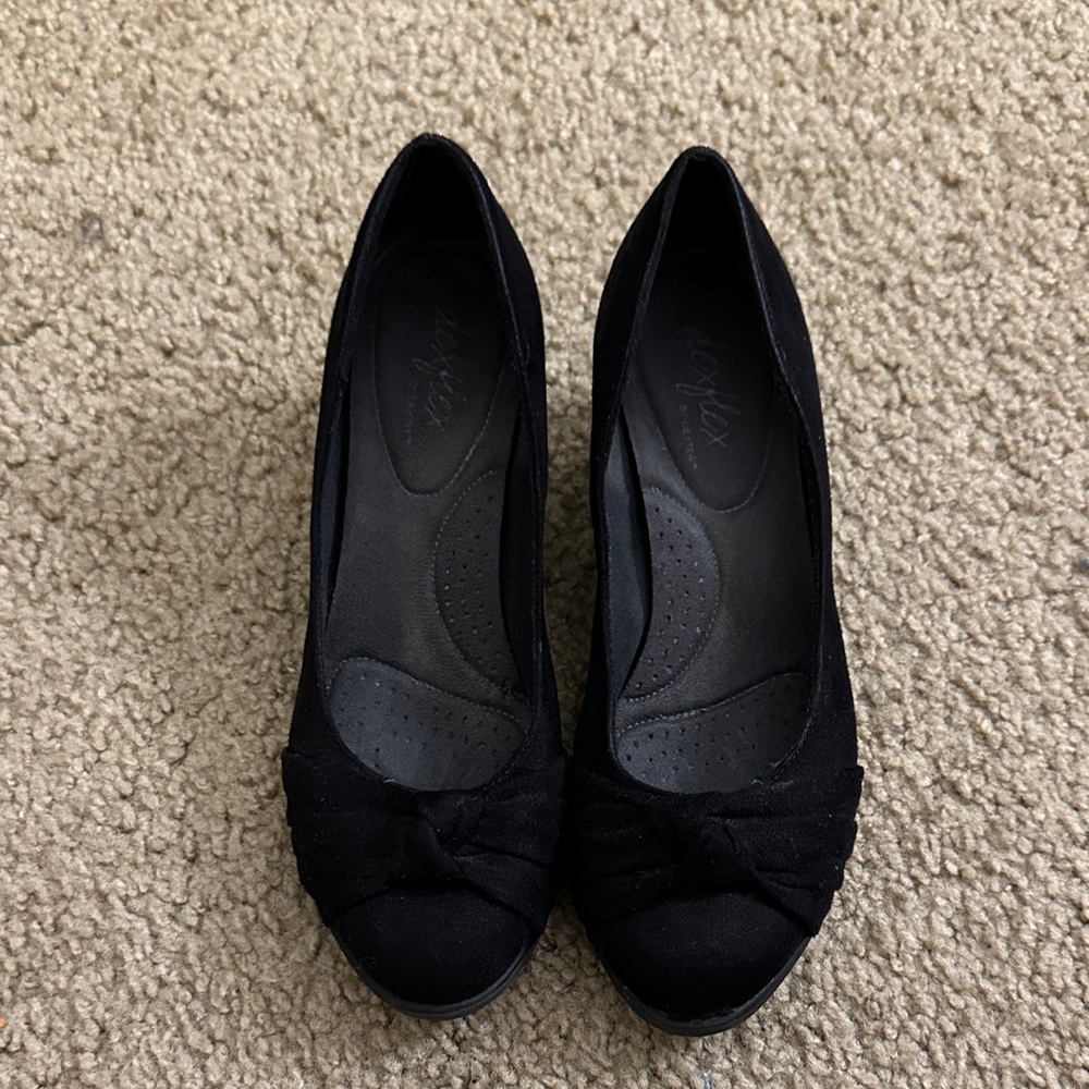 Women's Black Peep-Toe Heels with Knot Detail
